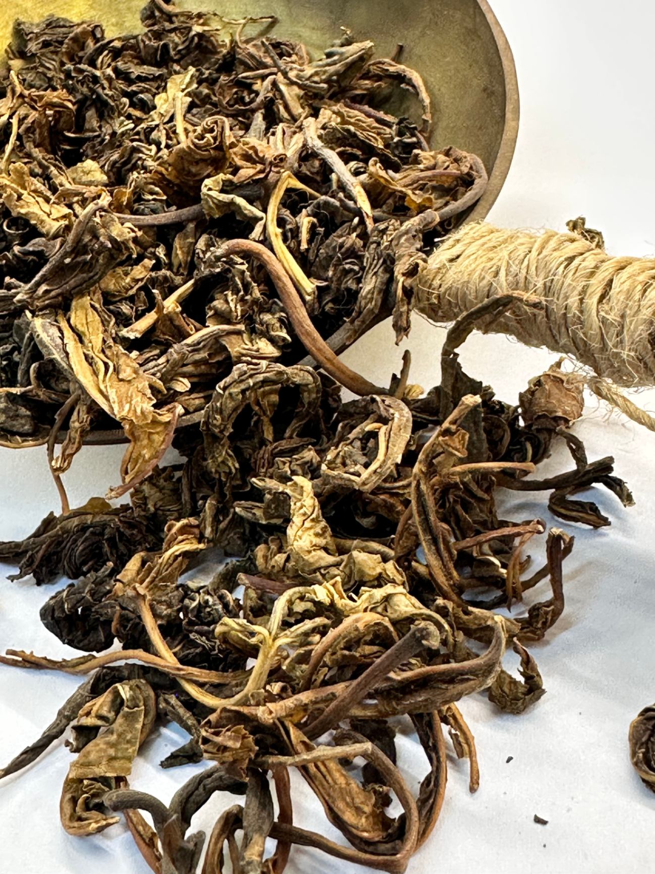 金桑茶原料 — 陳化金桑老葉